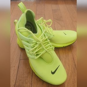 NIke Air Presto Size 10 atomic green